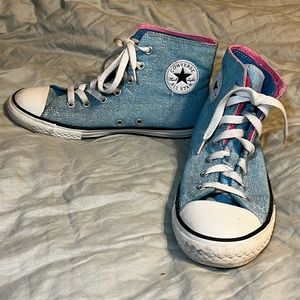 Converse All Stars color, blue, and pink